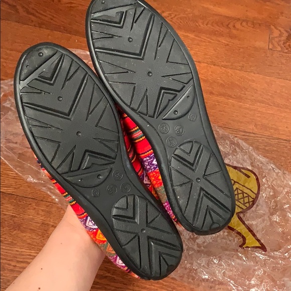 Tribal print flats from Peru - Picture 3 of 4